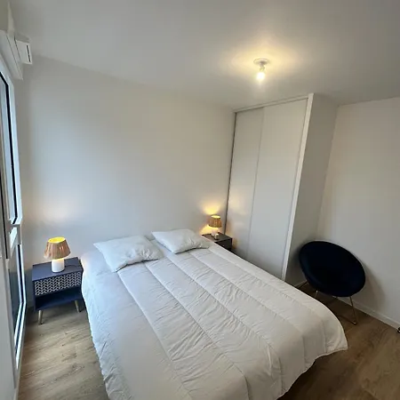 Le Champs De Mars Apartment