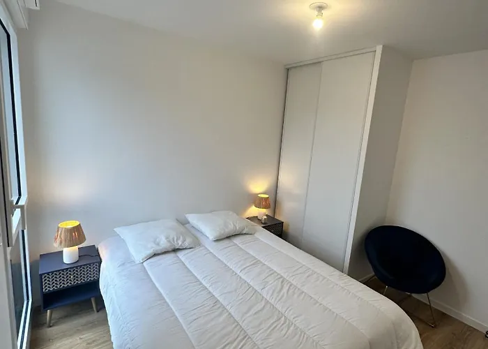 Le Champs De Mars Apartment